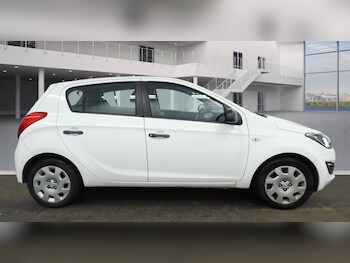 Used Hyundai i20 2013 for sale - 77768680: Photo