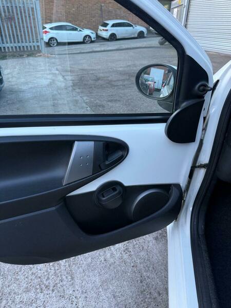 Used Toyota AYGO 2012 for sale - 78184451: Photo 24