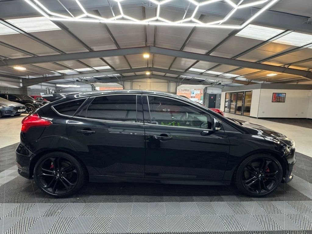 Used Ford Focus 2016 for sale - 76798098: Photo 5