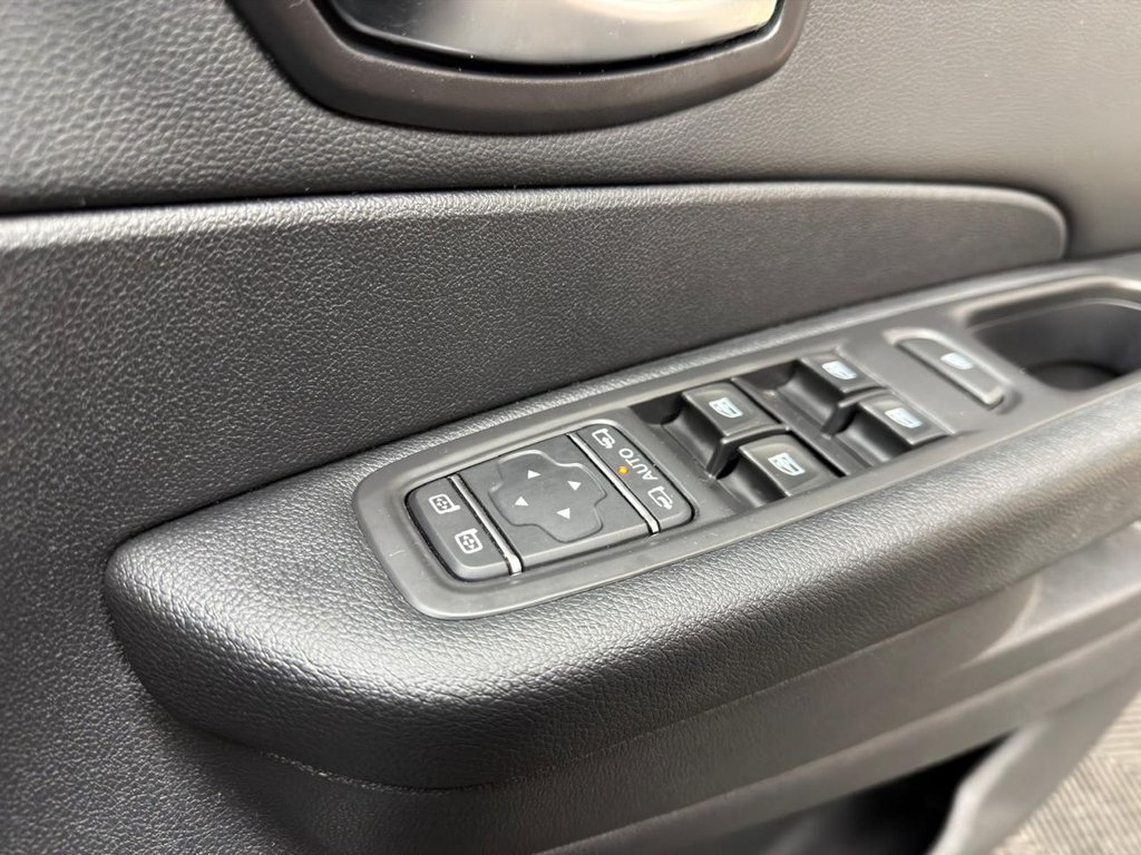 Used Renault Captur 2018 for sale - 77133057: Photo 18