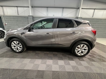 Used Renault Captur 2022 for sale - 75619603: Photo