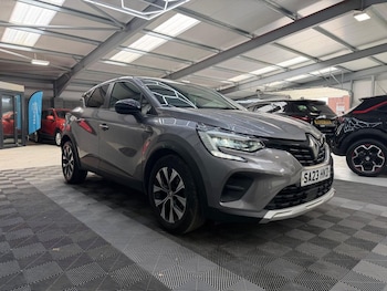 Used Renault Captur 2023 for sale - 78371855: Photo