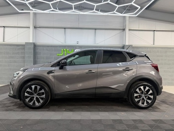 Used Renault Captur 2023 for sale - 78371855: Photo