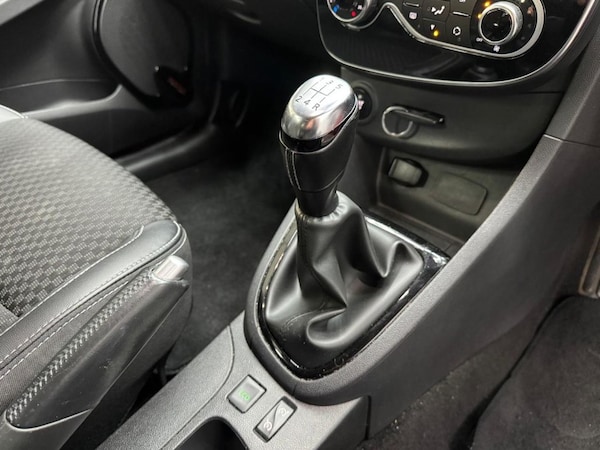 Used Renault Clio 2017 for sale - 76313142: Photo 17