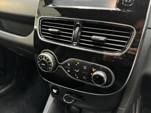 Used Renault Clio 2017 for sale - 76313142: Photo 25