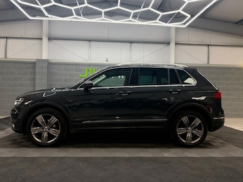 Used Volkswagen Tiguan 2017 for sale - 77820645: Photo