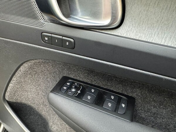 Used Volvo XC40 2022 for sale - 74974303: Photo 24