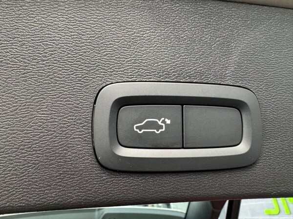 Used Volvo XC40 2022 for sale - 74974303: Photo 25