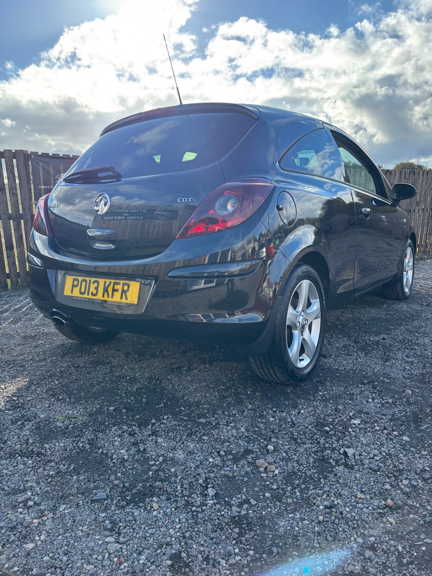Used Vauxhall Corsa 2013 for sale - 76334881: Photo 2