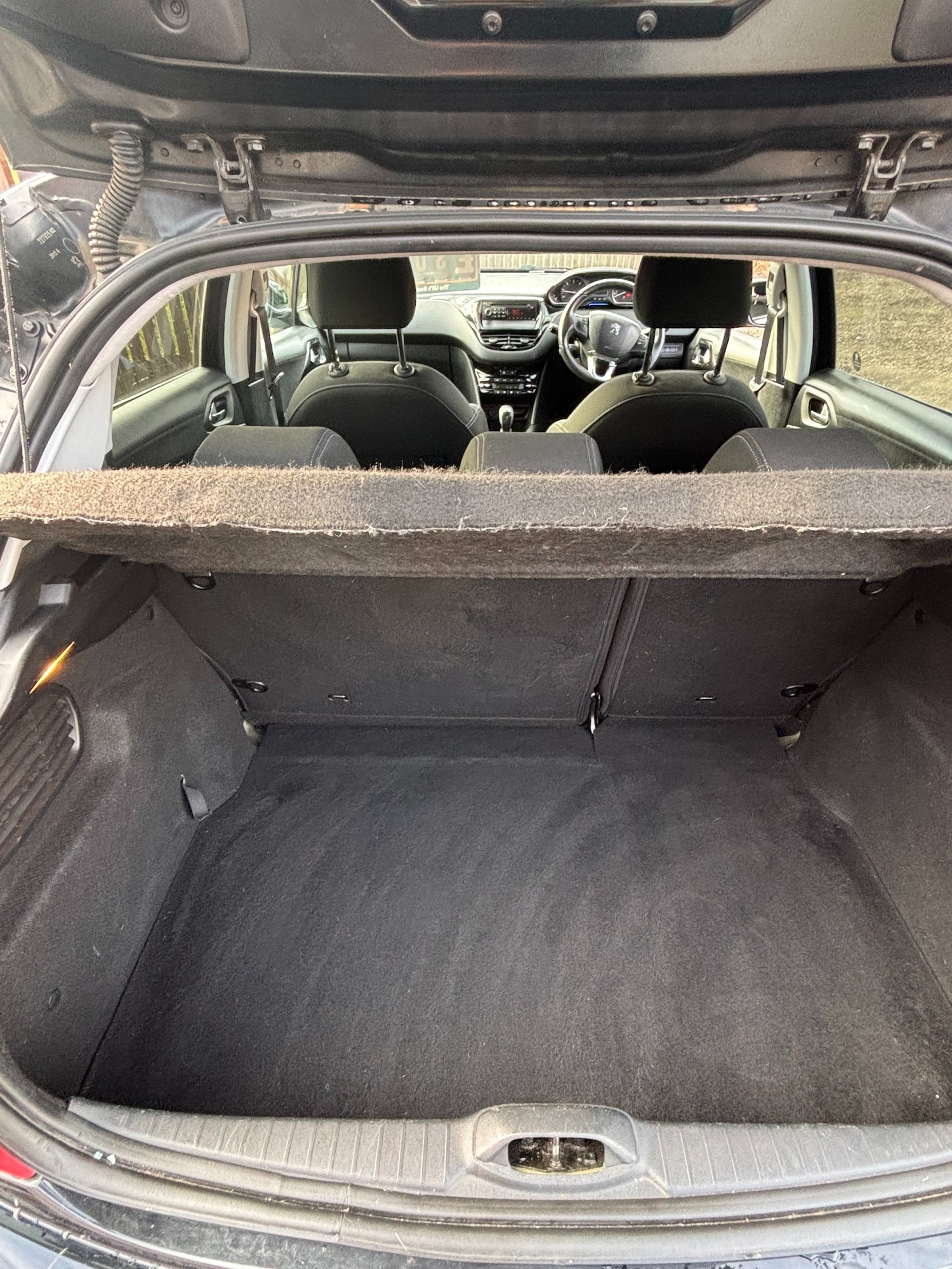 Used Peugeot 208 2013 for sale - 76484256: Photo 15