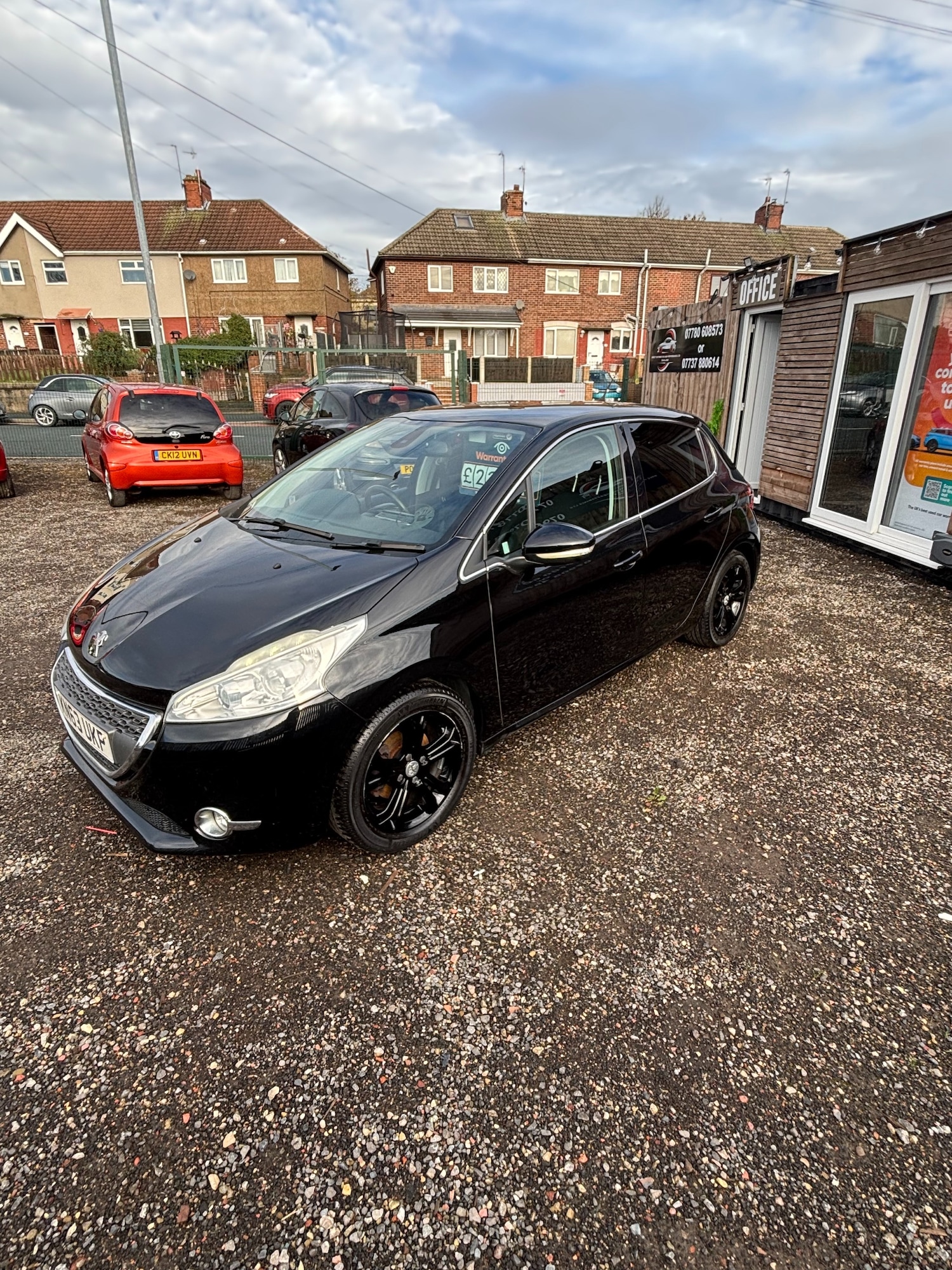 Used Peugeot 208 2013 for sale - 76484256: Photo 2