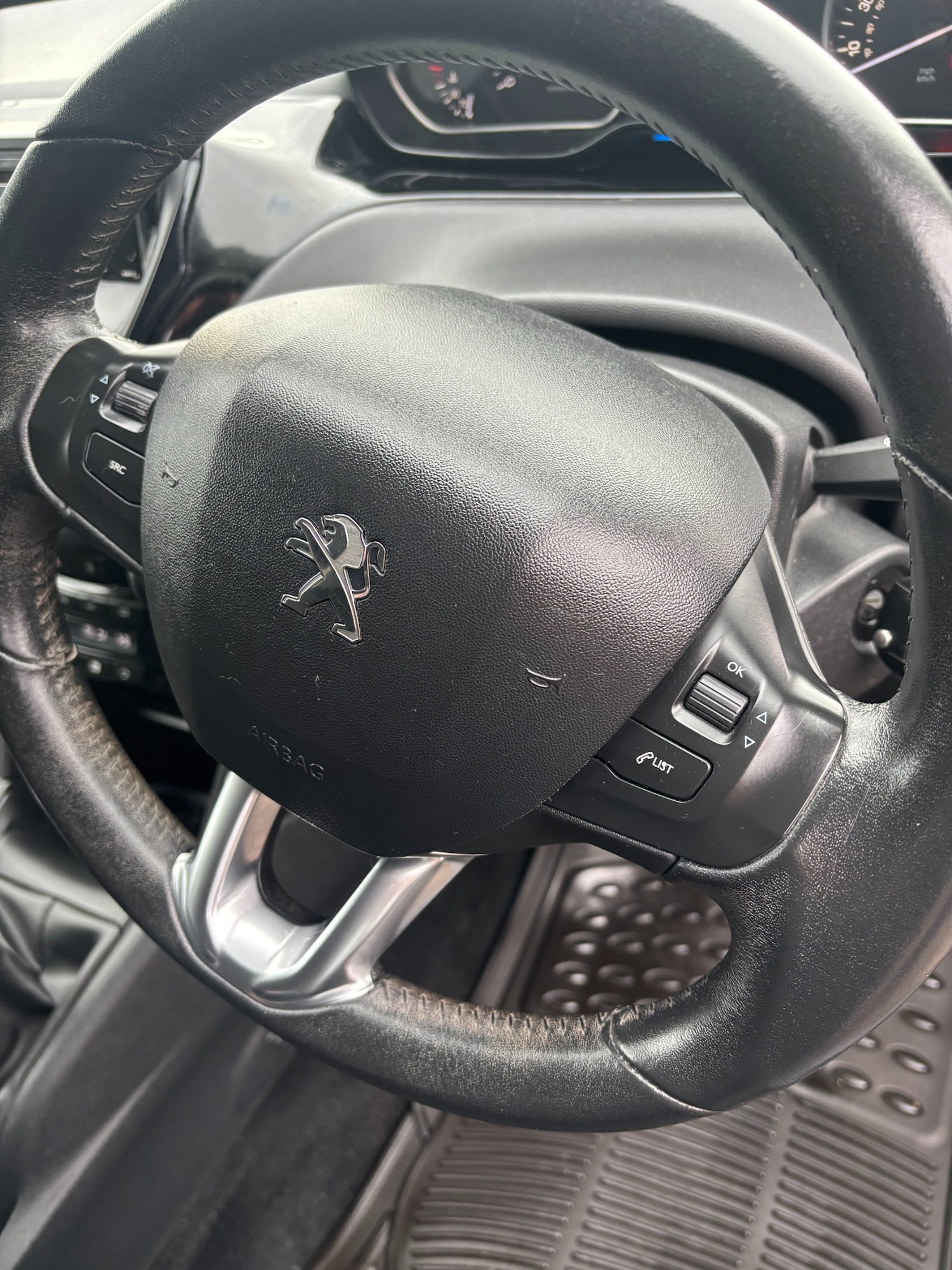 Used Peugeot 208 2013 for sale - 76484256: Photo 24