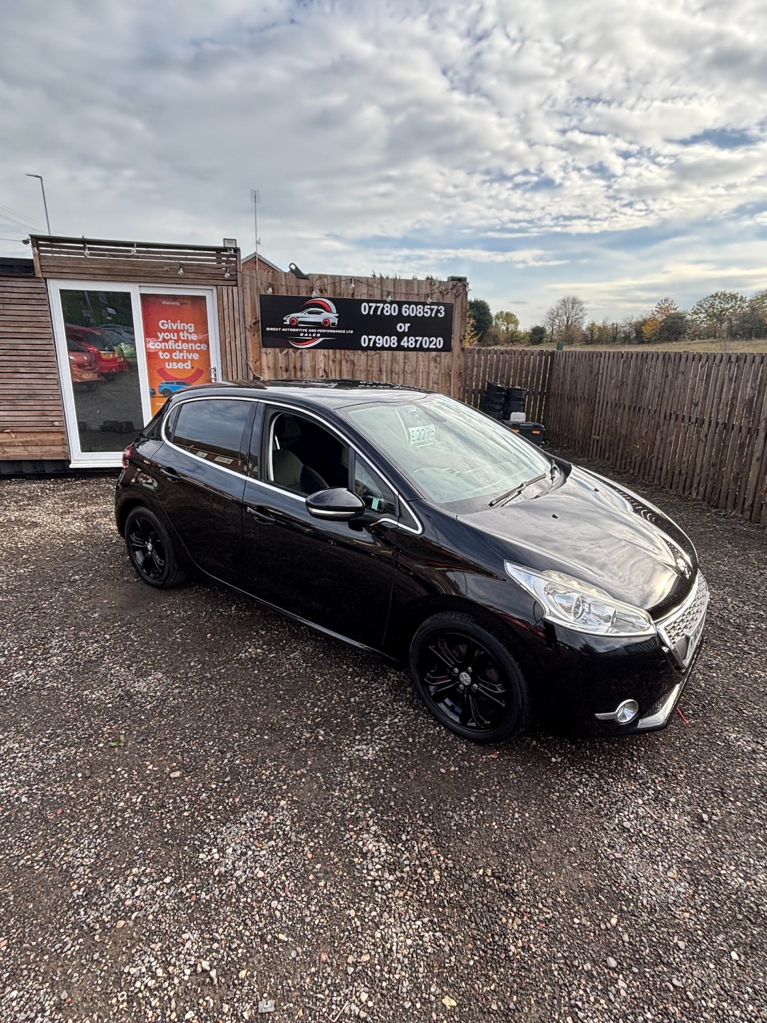 Used Peugeot 208 2013 for sale - 76484256: Photo 6