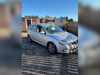 2011 (61) - 1.6 CRDi 2 5dr