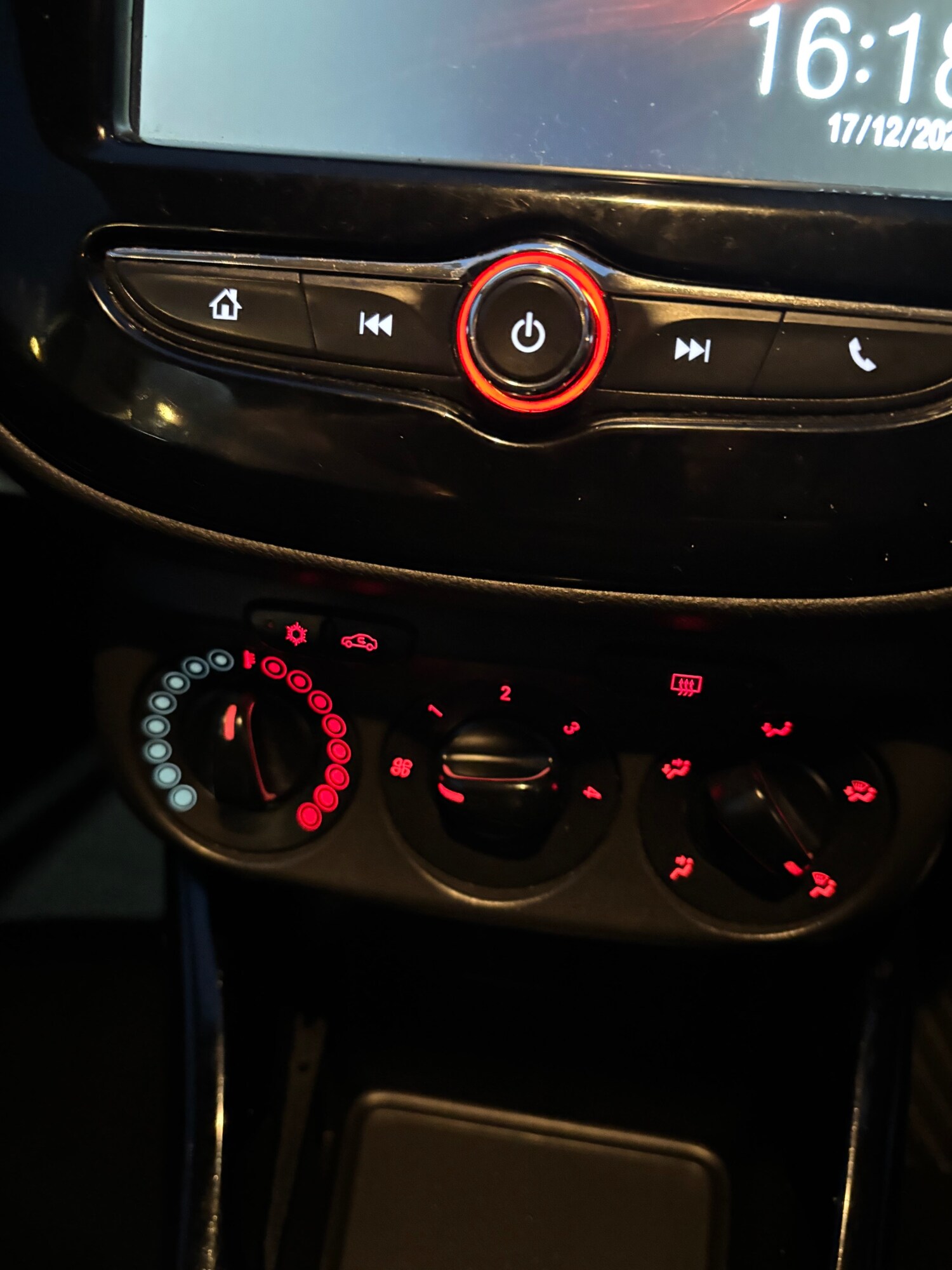 Used Vauxhall Corsa 2016 for sale - 76974788: Photo 31