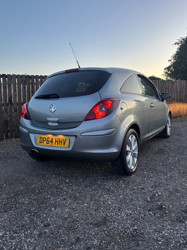 Used Vauxhall Corsa 2015 for sale - 76135829: Photo 2