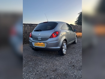 Used Vauxhall Corsa 2015 for sale - 76135829: Photo 2