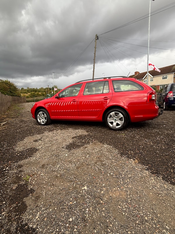 Used Skoda Octavia 2011 for sale - 76149812: Photo 2
