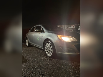 2013 (63) - 1.7 CDTi 16V ecoFLEX 130 SE 5dr [Start Stop]