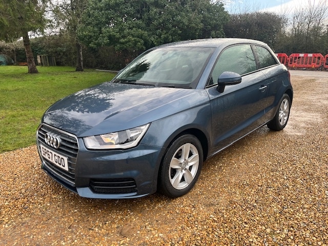 Used Audi A1 2017 for sale - 77259338: Photo 2