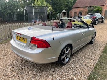 Used Volvo C70 2010 for sale - 75410247: Photo