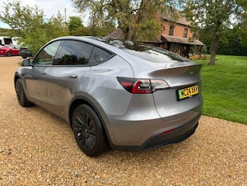 Used Tesla Model Y 2024 for sale - 79825563: Photo