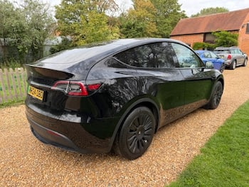 Used Tesla Model Y 2024 for sale - 79825560: Photo