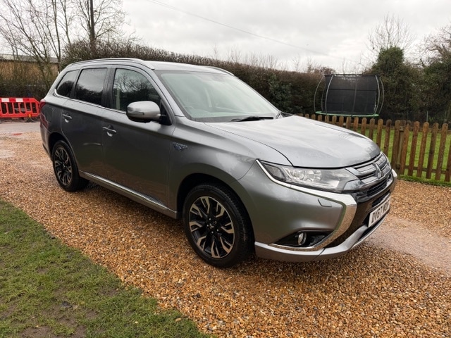 Used Mitsubishi Outlander 2017 for sale - 77183274: Photo 1