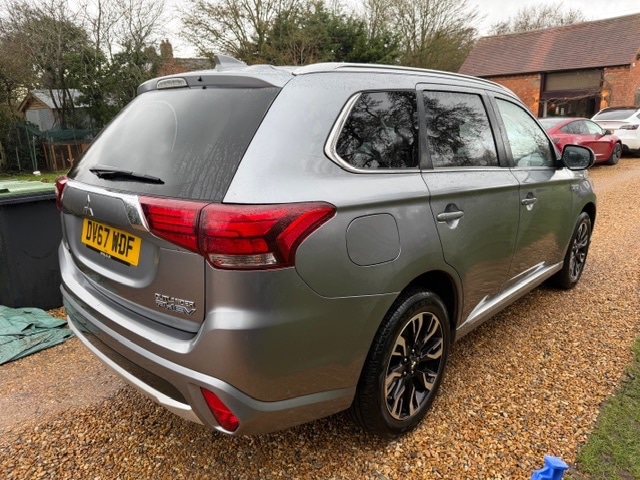 Used Mitsubishi Outlander 2017 for sale - 77183274: Photo 2
