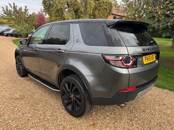 Used Land Rover Discovery Sport 2018 for sale - 76243348: Photo