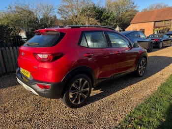 Used Kia Stonic 2018 for sale - 76599647: Photo