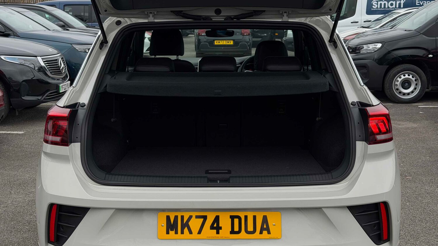 Used Volkswagen T-Roc for sale - 77857529: Photo 9