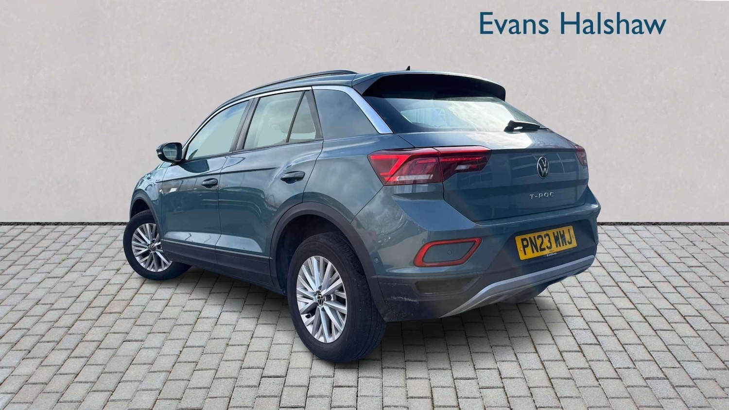 Used Volkswagen T-Roc 2023 for sale - 78060290: Photo 3