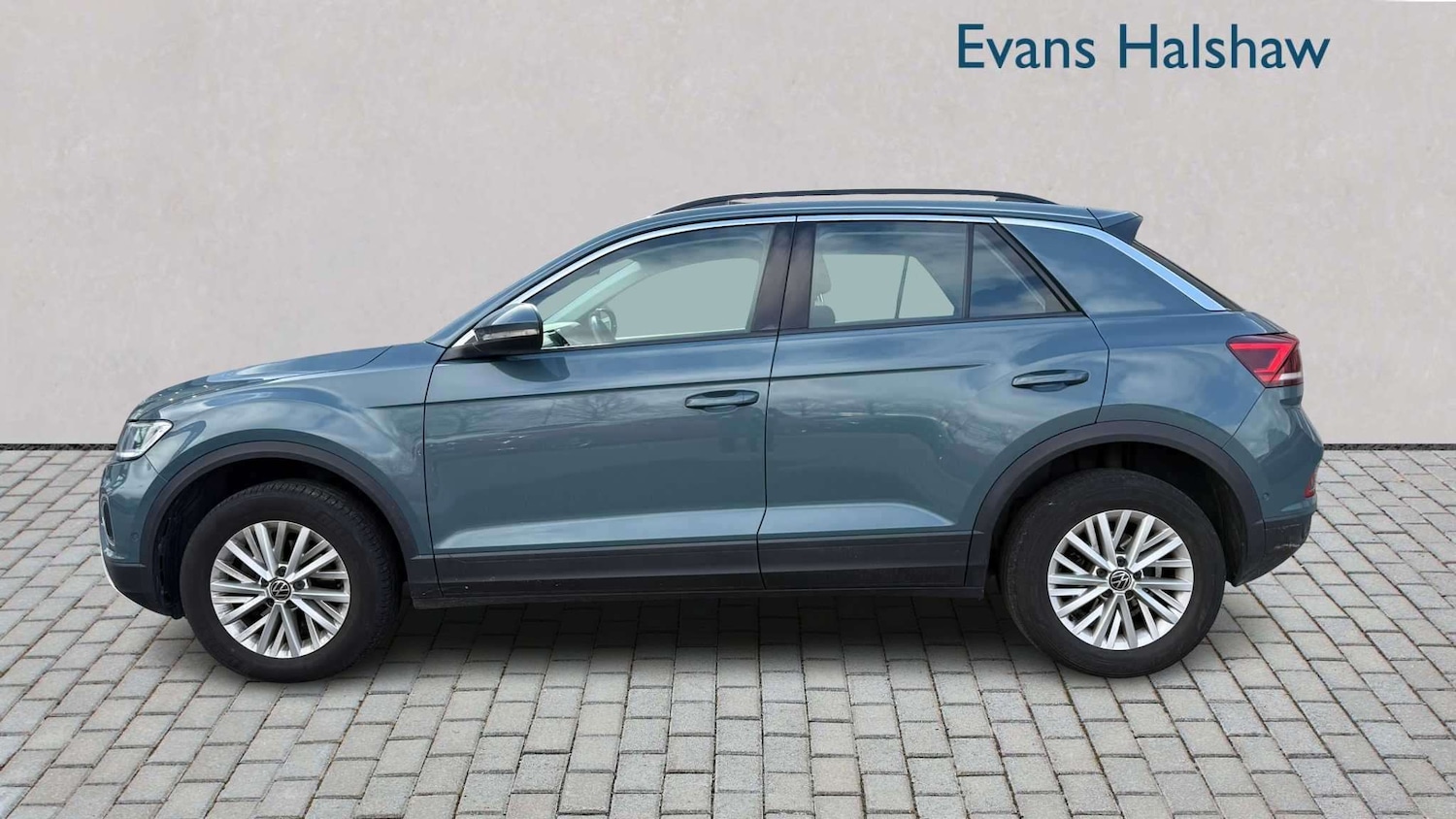 Used Volkswagen T-Roc 2023 for sale - 78060290: Photo 4
