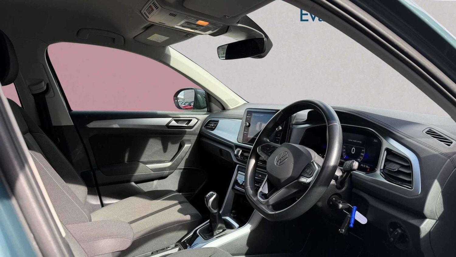 Used Volkswagen T-Roc 2023 for sale - 78060290: Photo 5