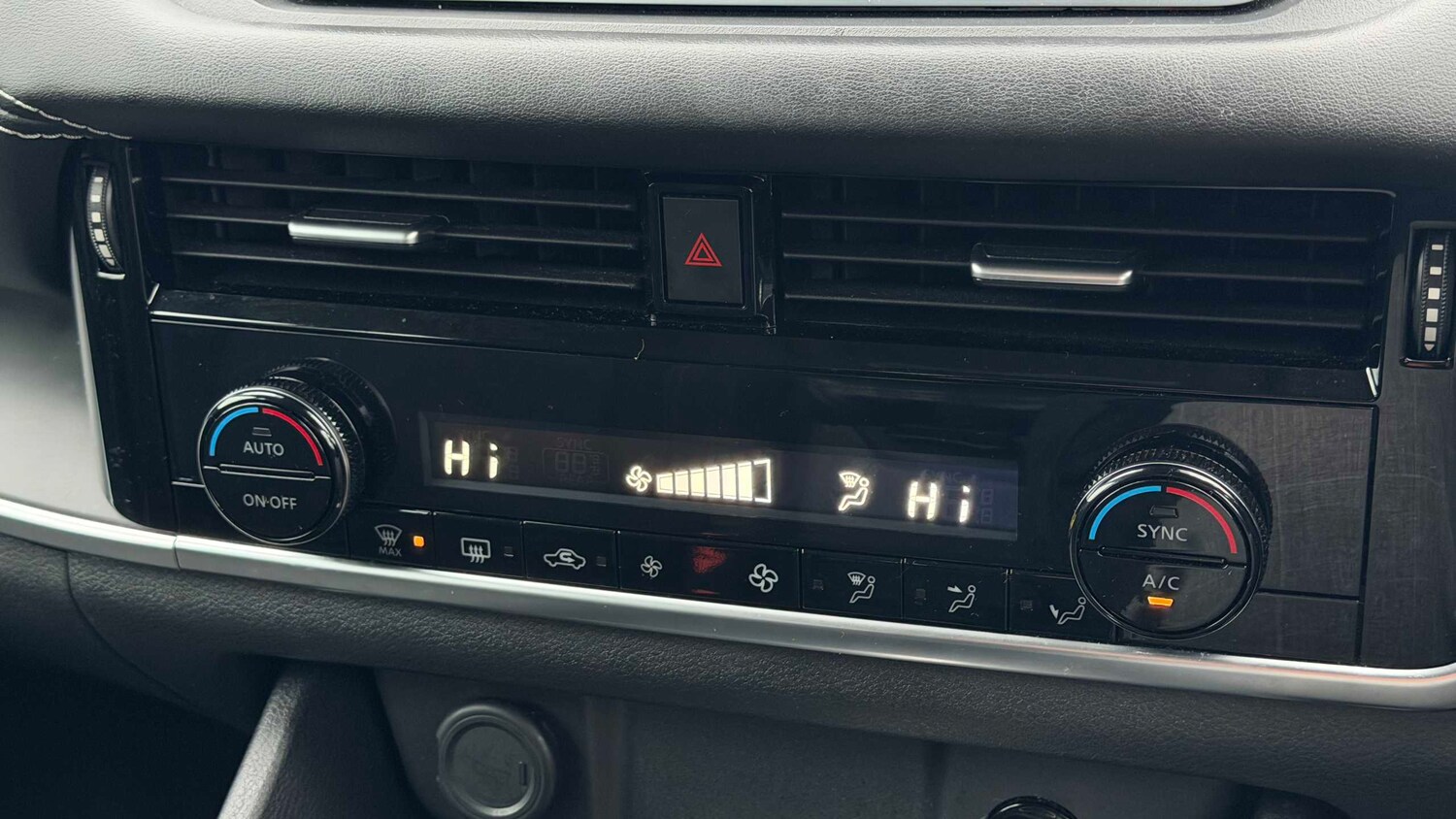 Used Nissan Qashqai for sale - 77858677: Photo 16