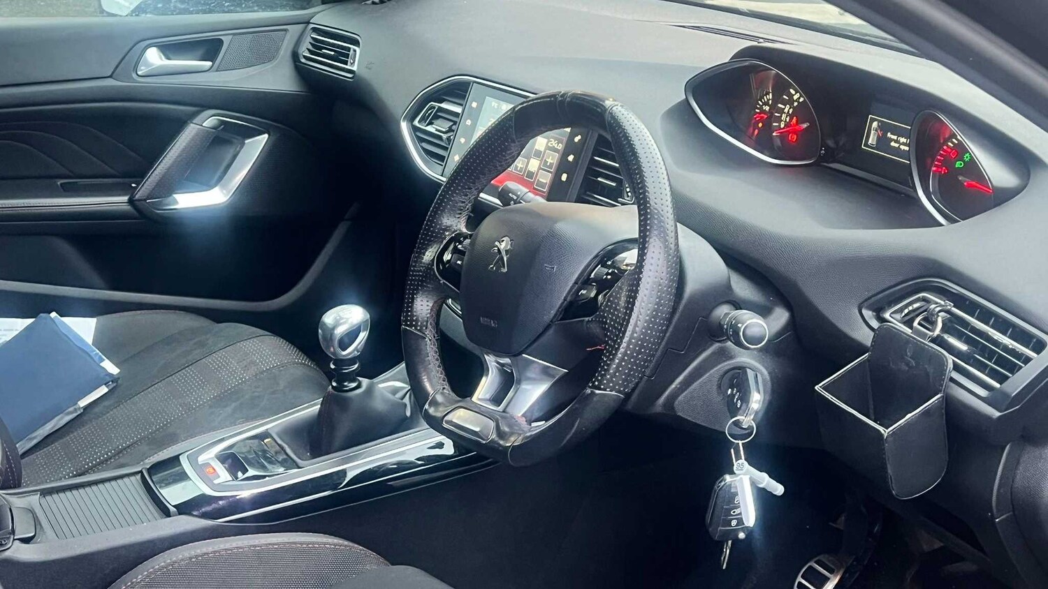 Used Peugeot 308 2017 for sale - 77928445: Photo 6