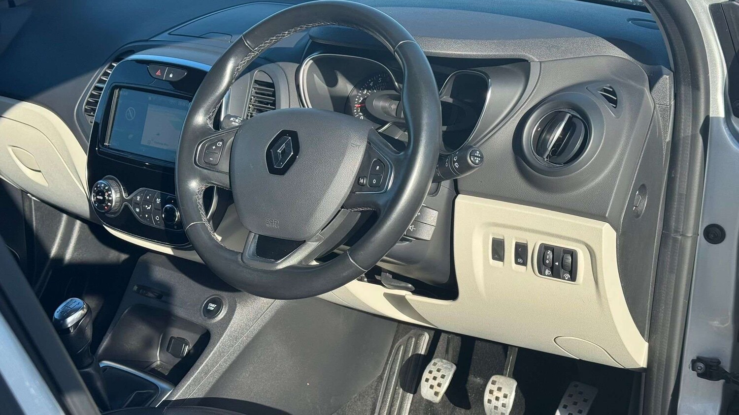 Used Renault Captur 2018 for sale - 77856367: Photo 15