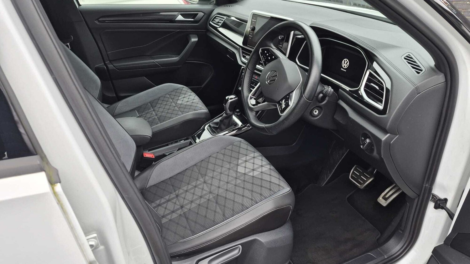 Used Volkswagen T-Roc 2023 for sale - 78104702: Photo 6