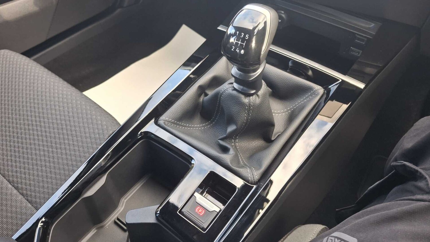 Used Vauxhall Astra for sale - 77861501: Photo 33