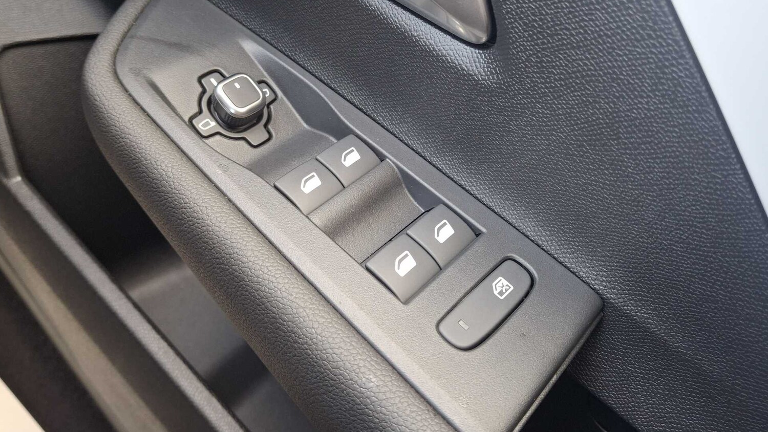 Used Vauxhall Astra for sale - 77861501: Photo 34