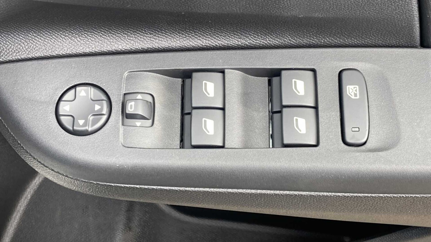 Used Vauxhall Corsa for sale - 77860683: Photo 32