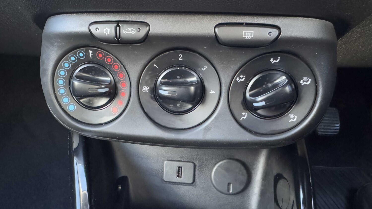 Used Vauxhall ADAM for sale - 77858870: Photo 25