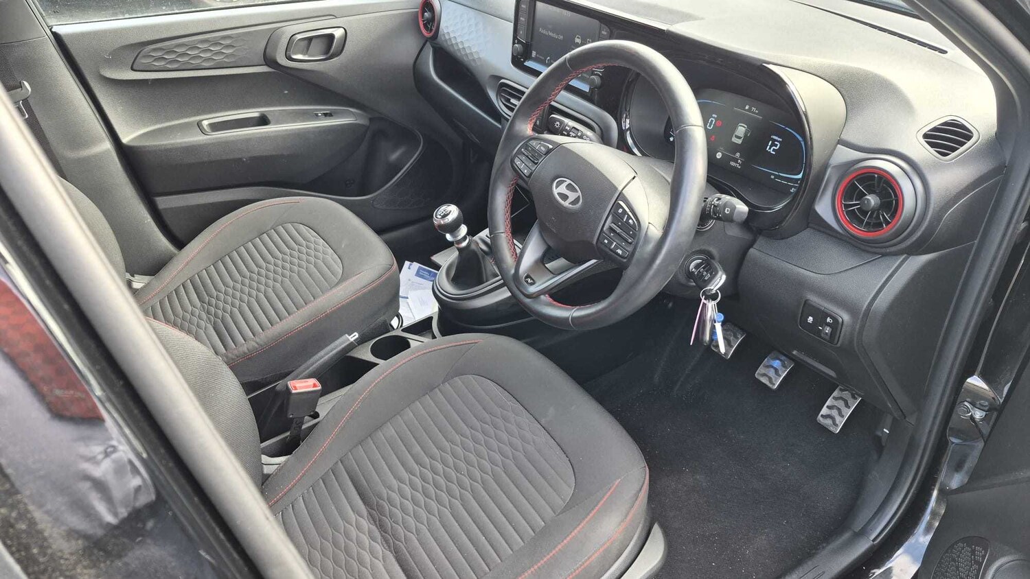 Used Hyundai i10 2023 for sale - 78208942: Photo 6