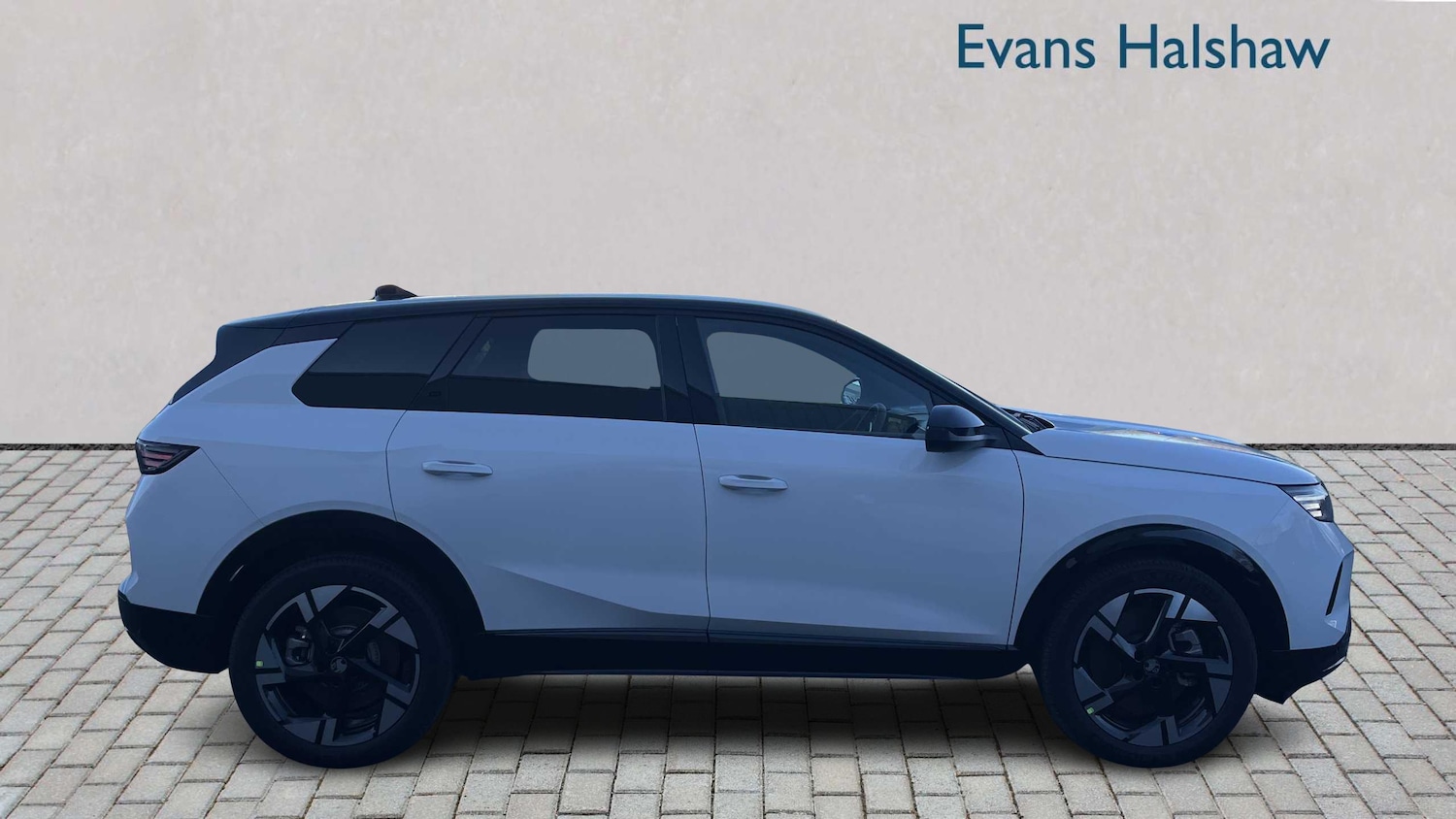 Used Vauxhall Grandland for sale - 77861876: Photo 2