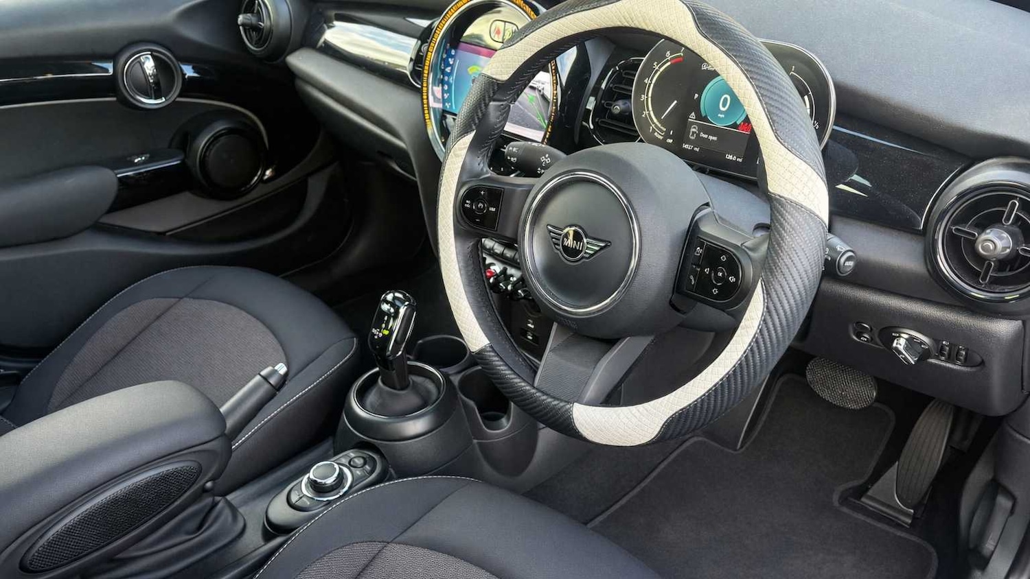 Used MINI Hatch 2023 for sale - 77943420: Photo 6