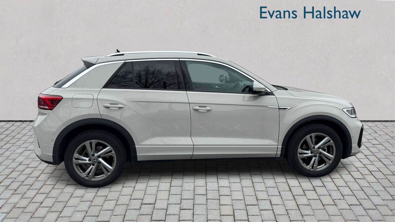 Used Volkswagen T-Roc for sale - 78104446: Photo 5