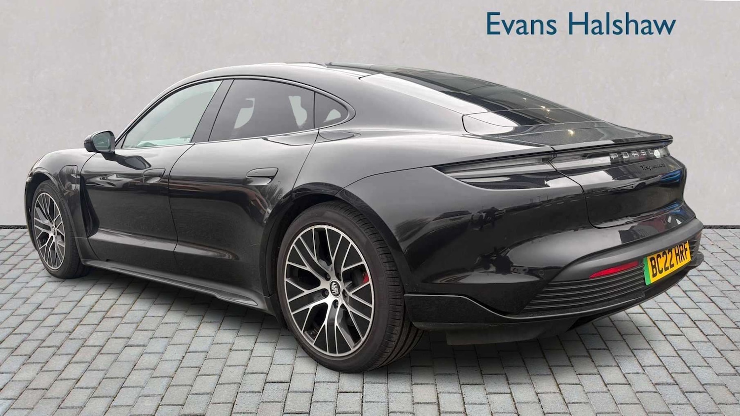 Used Porsche Taycan 2022 for sale - 77914089: Photo 3