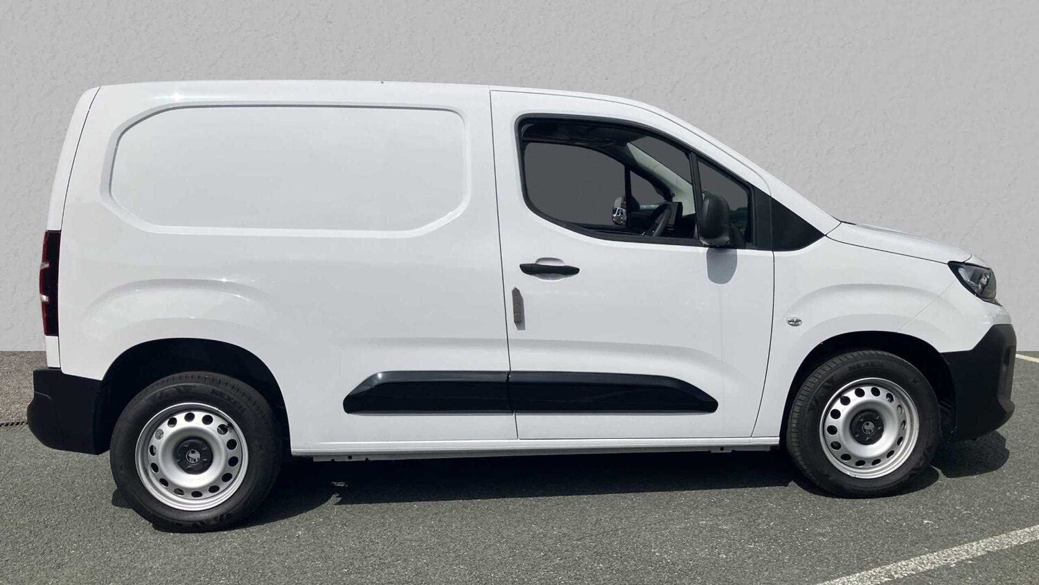 Used Vauxhall Combo 2025 for sale - 77860224: Photo 6