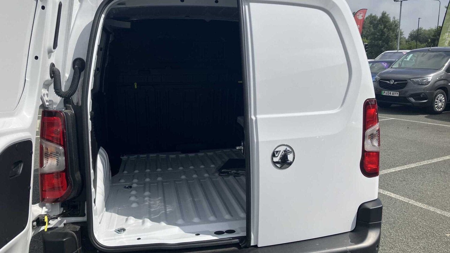 Used Vauxhall Combo 2025 for sale - 77860224: Photo 8